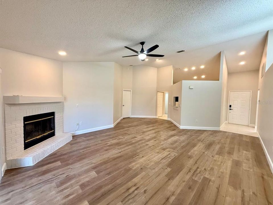 For Rent: $2,950 (4 beds, 2 baths, 1580 Square Feet)
