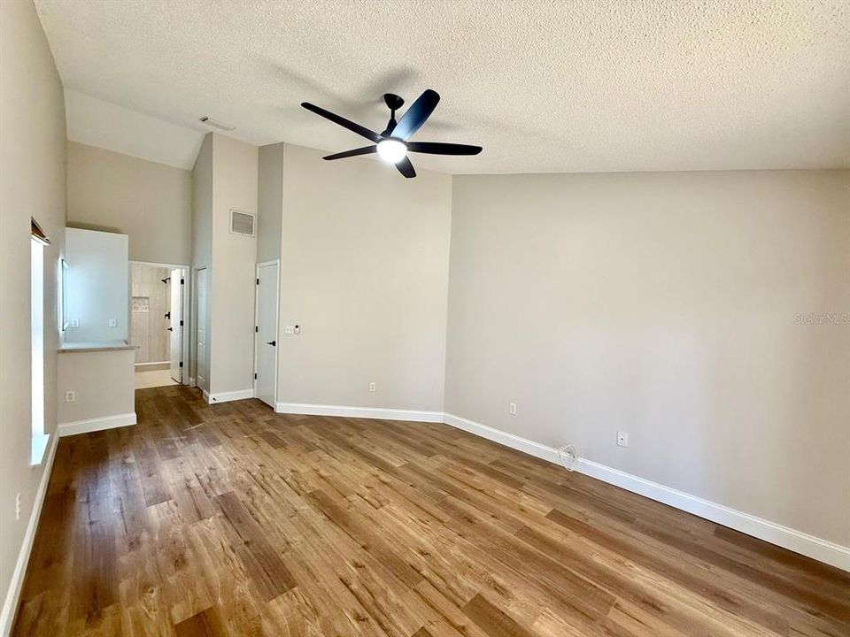 For Rent: $2,950 (4 beds, 2 baths, 1580 Square Feet)