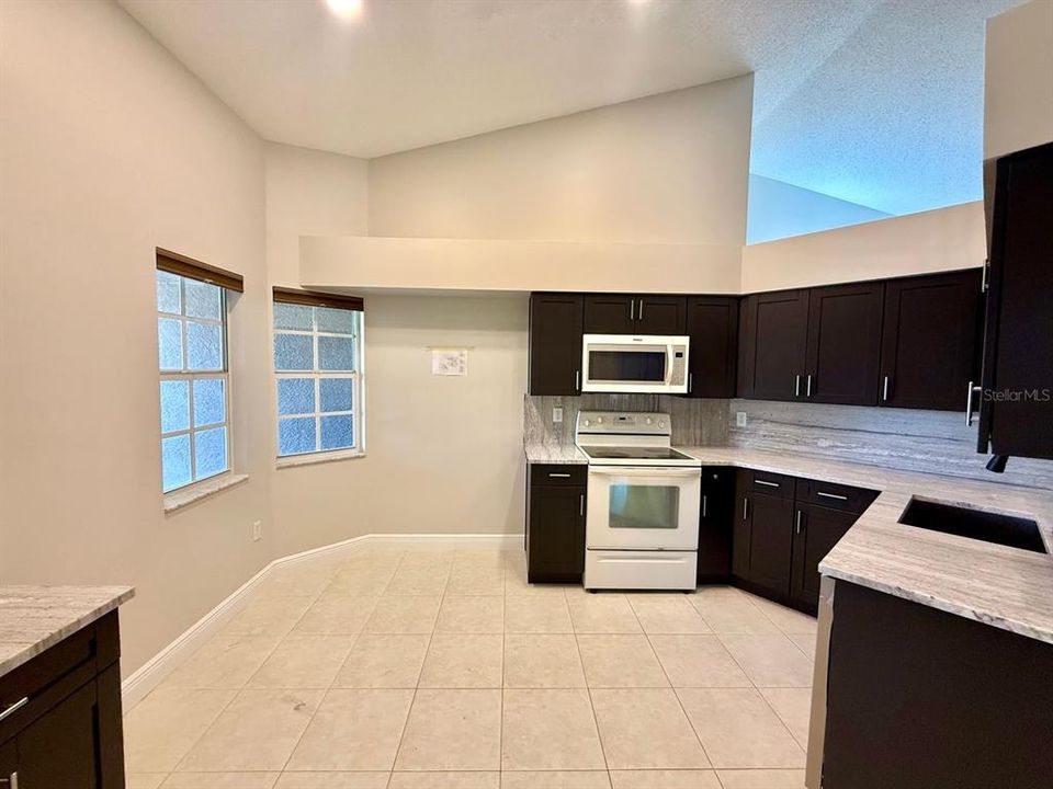 For Rent: $2,950 (4 beds, 2 baths, 1580 Square Feet)