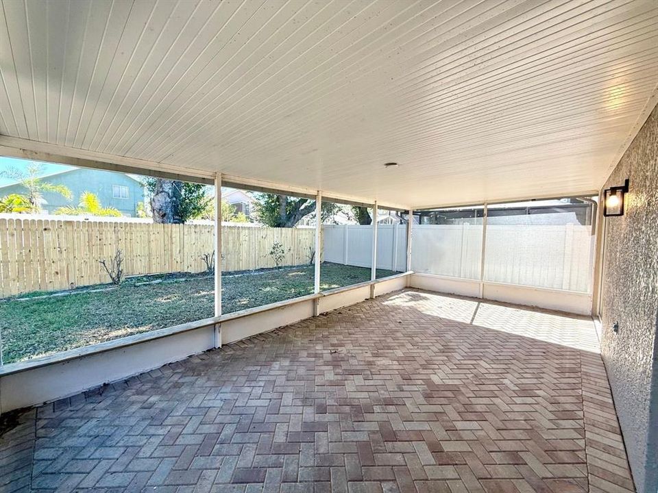 For Rent: $2,950 (4 beds, 2 baths, 1580 Square Feet)