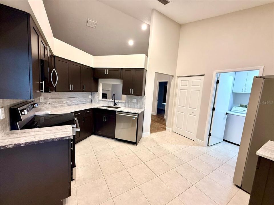 For Rent: $2,950 (4 beds, 2 baths, 1580 Square Feet)
