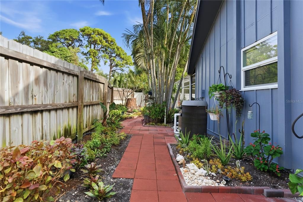 En Venta: $699,900 (3 camas, 2 baños, 2014 Pies cuadrados)