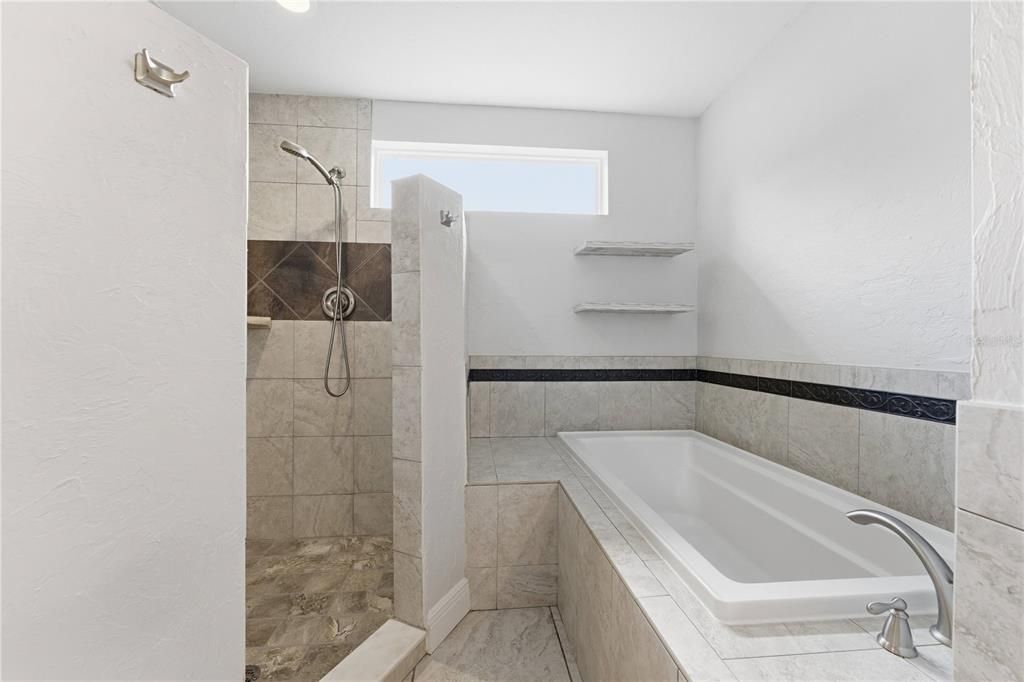 На продажу: $699,900 (3 спален, 2 ванн, 2014 Квадратных фут)