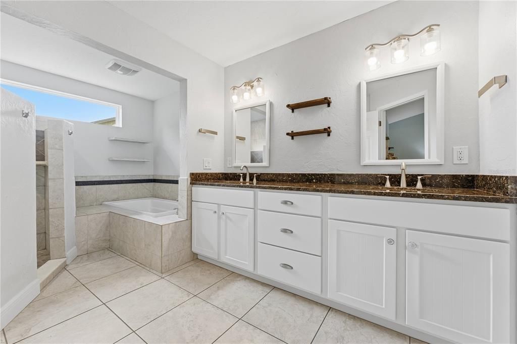 На продажу: $699,900 (3 спален, 2 ванн, 2014 Квадратных фут)