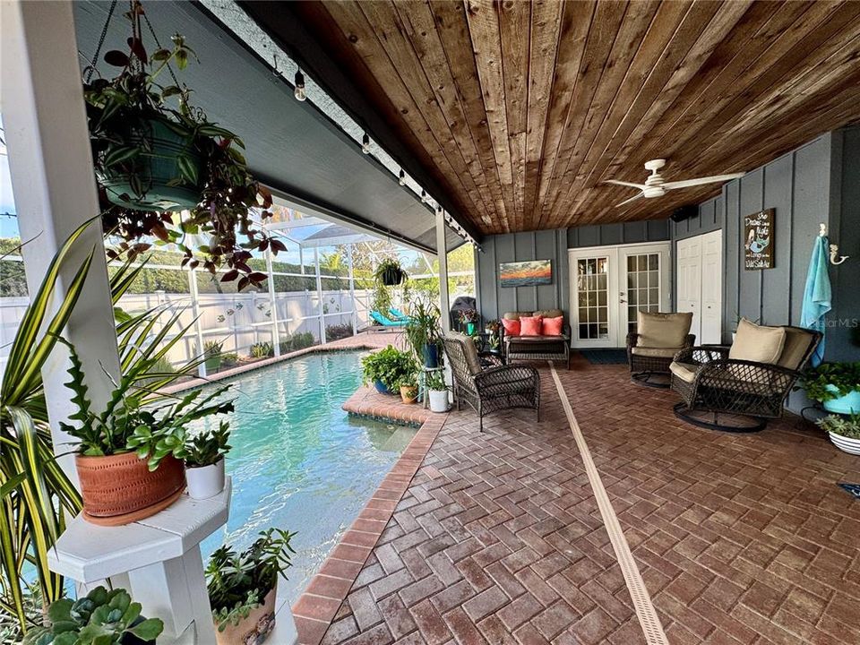 На продажу: $699,900 (3 спален, 2 ванн, 2014 Квадратных фут)