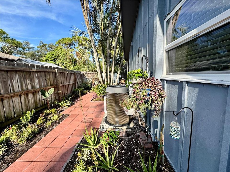 En Venta: $699,900 (3 camas, 2 baños, 2014 Pies cuadrados)