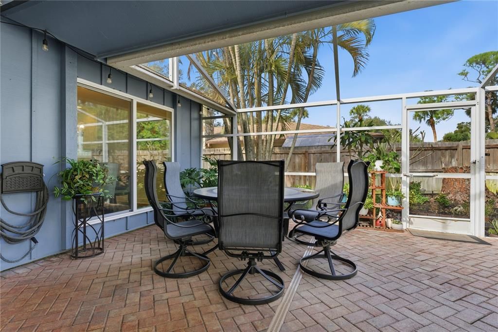 На продажу: $699,900 (3 спален, 2 ванн, 2014 Квадратных фут)