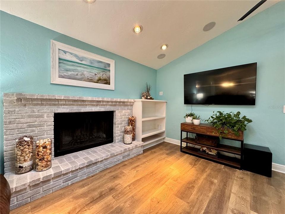 На продажу: $699,900 (3 спален, 2 ванн, 2014 Квадратных фут)