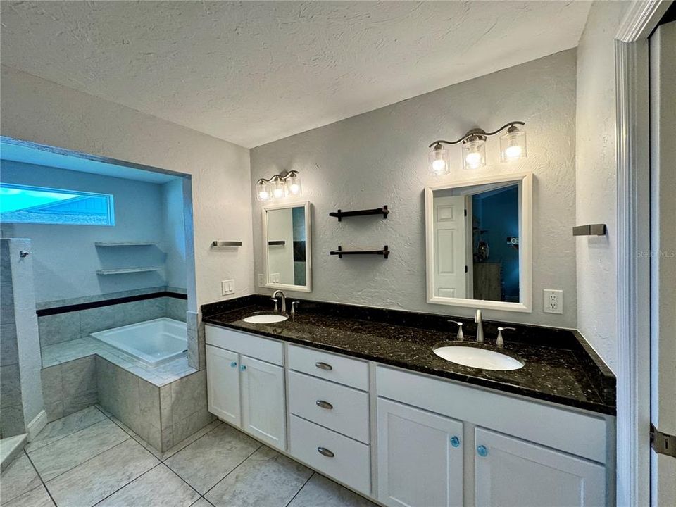 На продажу: $699,900 (3 спален, 2 ванн, 2014 Квадратных фут)