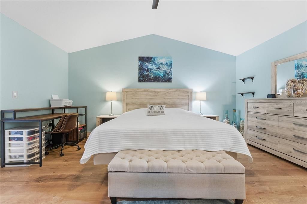 На продажу: $699,900 (3 спален, 2 ванн, 2014 Квадратных фут)