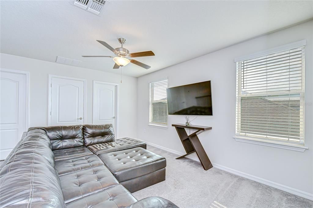 En Venta: $550,000 (5 camas, 4 baños, 3245 Pies cuadrados)