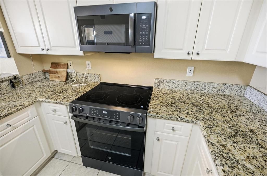 For Rent: $3,100 (3 beds, 2 baths, 1640 Square Feet)