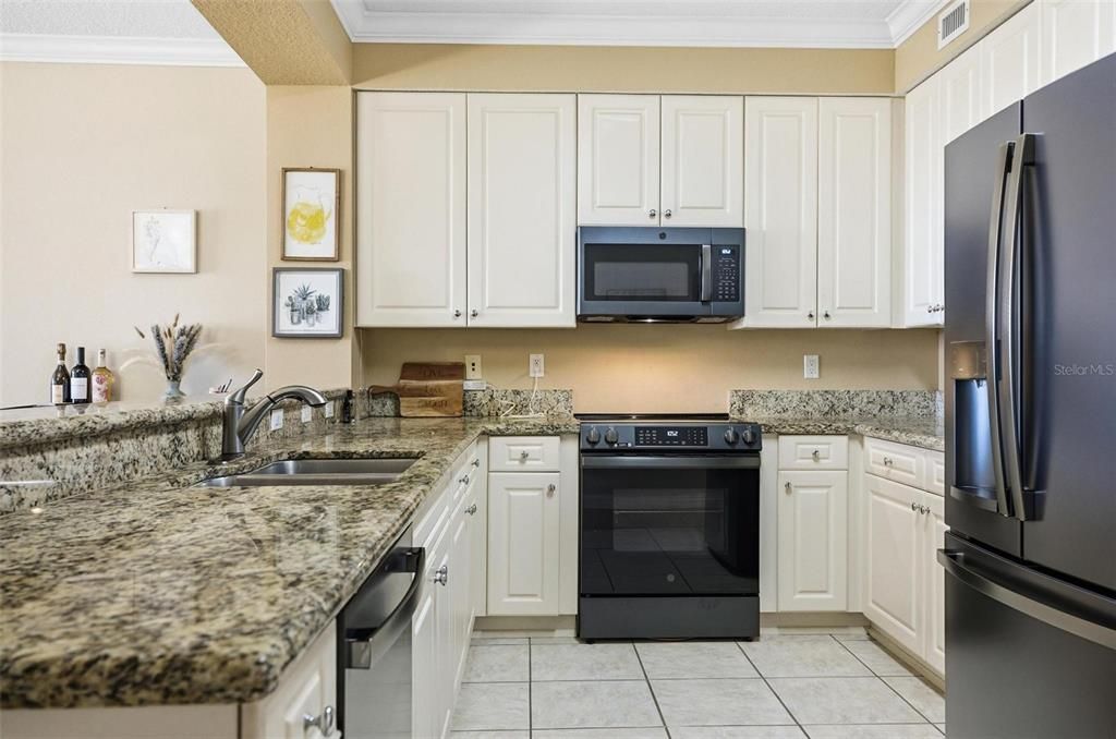 For Rent: $3,100 (3 beds, 2 baths, 1640 Square Feet)