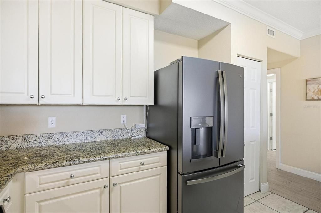 For Rent: $3,100 (3 beds, 2 baths, 1640 Square Feet)