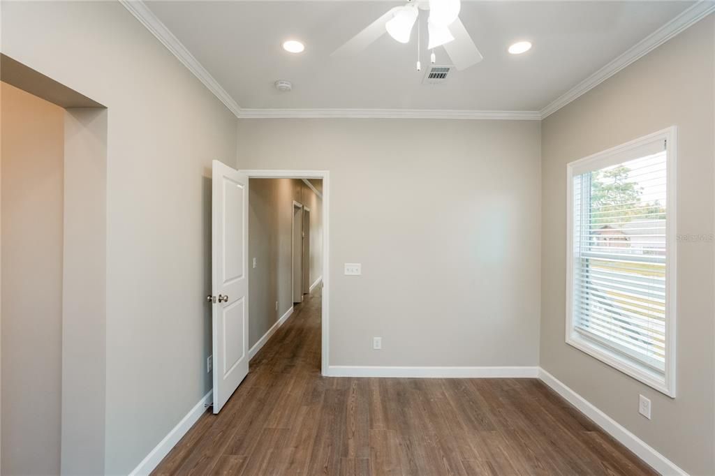 В аренду: $2,310 (3 спален, 1 ванн, 868 Квадратных фут)