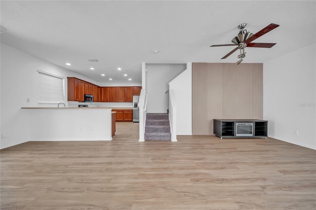 На продажу: $464,900 (3 спален, 2 ванн, 2112 Квадратных фут)