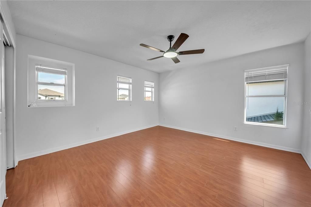 На продажу: $464,900 (3 спален, 2 ванн, 2112 Квадратных фут)