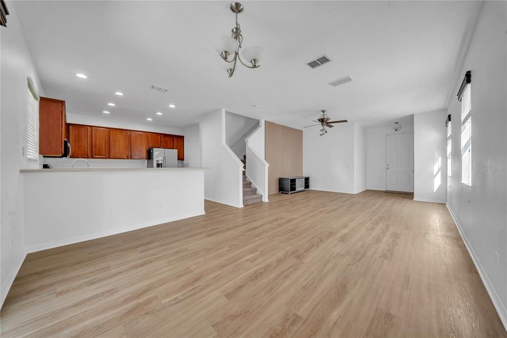 На продажу: $464,900 (3 спален, 2 ванн, 2112 Квадратных фут)