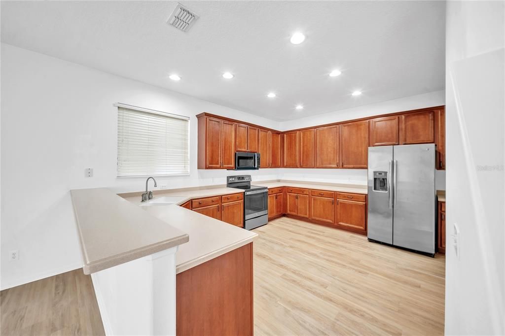 На продажу: $464,900 (3 спален, 2 ванн, 2112 Квадратных фут)