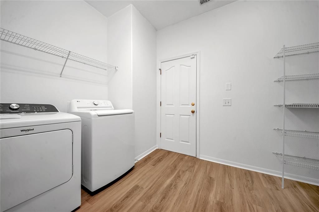 На продажу: $464,900 (3 спален, 2 ванн, 2112 Квадратных фут)