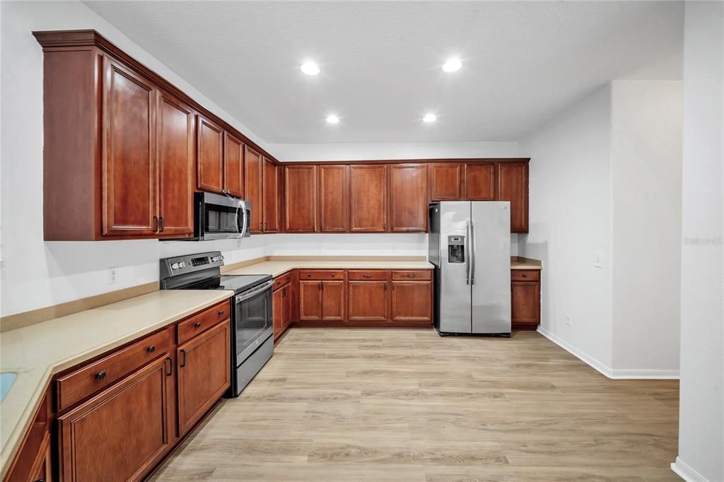 На продажу: $464,900 (3 спален, 2 ванн, 2112 Квадратных фут)