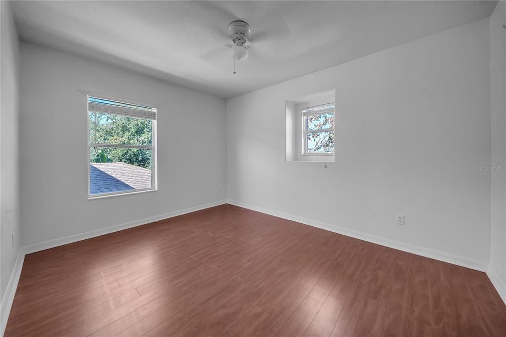 На продажу: $464,900 (3 спален, 2 ванн, 2112 Квадратных фут)