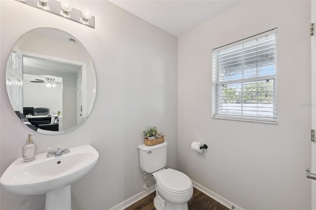 合同活跃: $365,000 (3 贝兹, 2 浴室, 1744 平方英尺)