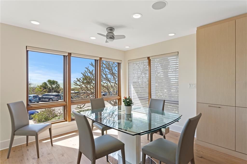 En Venta: $3,750,000 (4 camas, 3 baños, 2006 Pies cuadrados)