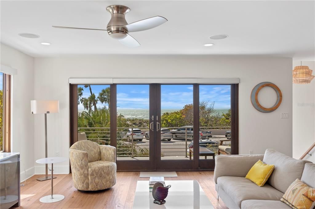 En Venta: $3,750,000 (4 camas, 3 baños, 2006 Pies cuadrados)