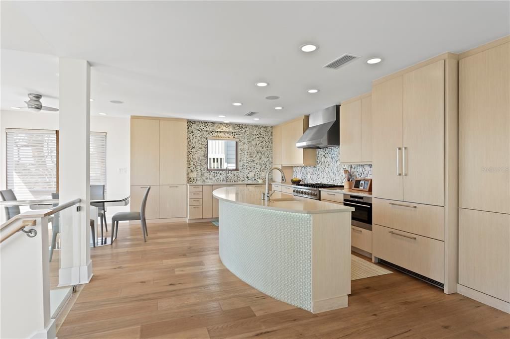 En Venta: $3,750,000 (4 camas, 3 baños, 2006 Pies cuadrados)