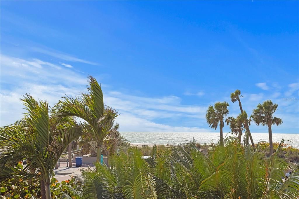 En Venta: $3,750,000 (4 camas, 3 baños, 2006 Pies cuadrados)