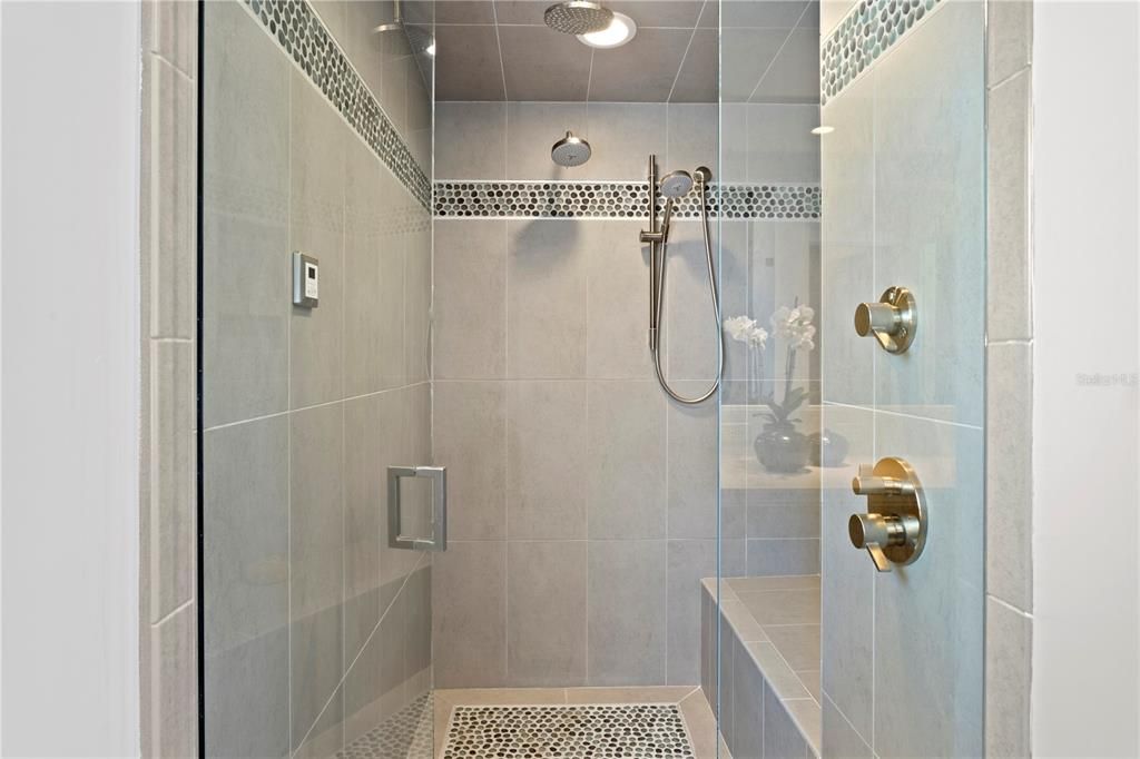 En Venta: $3,750,000 (4 camas, 3 baños, 2006 Pies cuadrados)