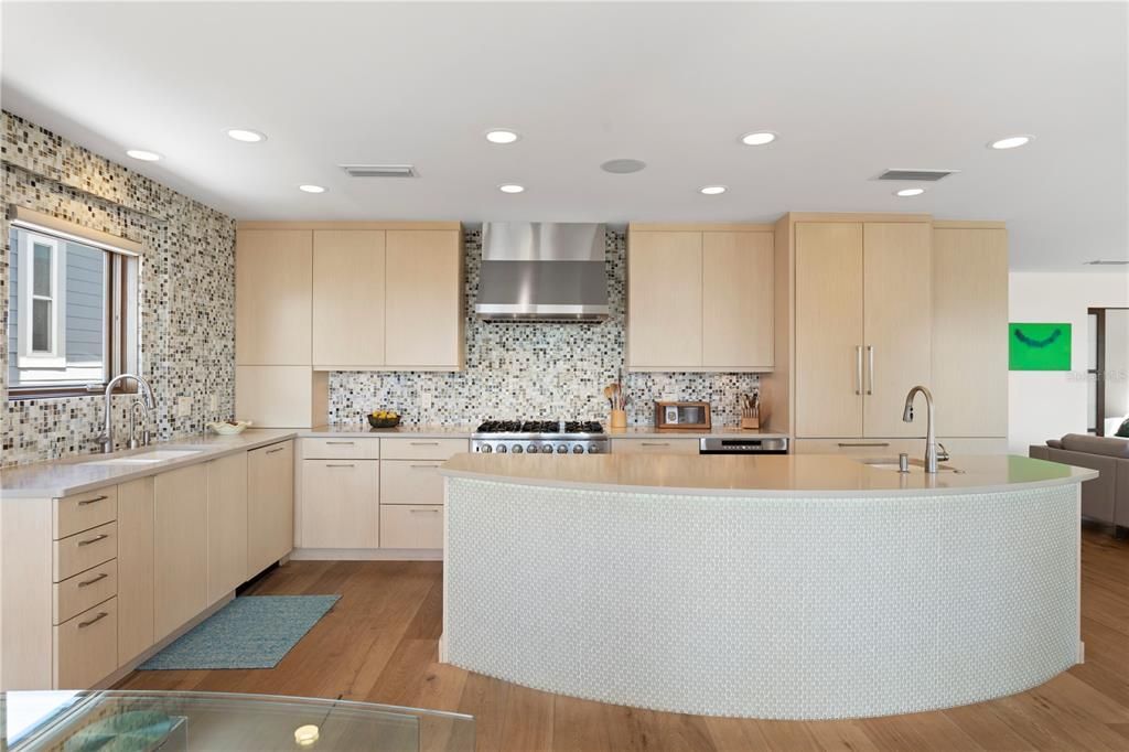 En Venta: $3,750,000 (4 camas, 3 baños, 2006 Pies cuadrados)