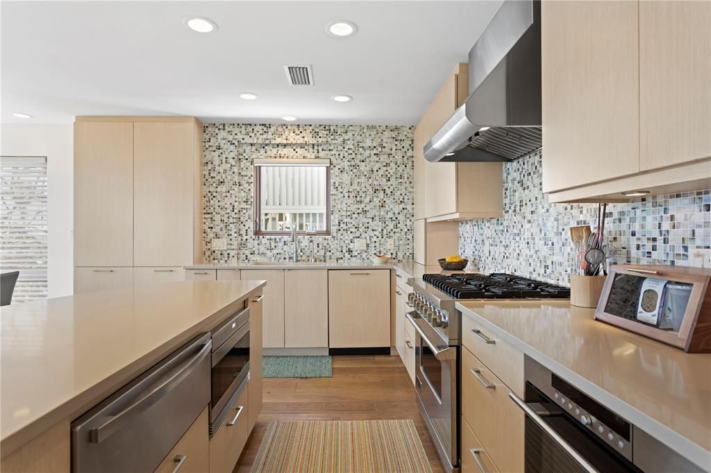 En Venta: $3,750,000 (4 camas, 3 baños, 2006 Pies cuadrados)