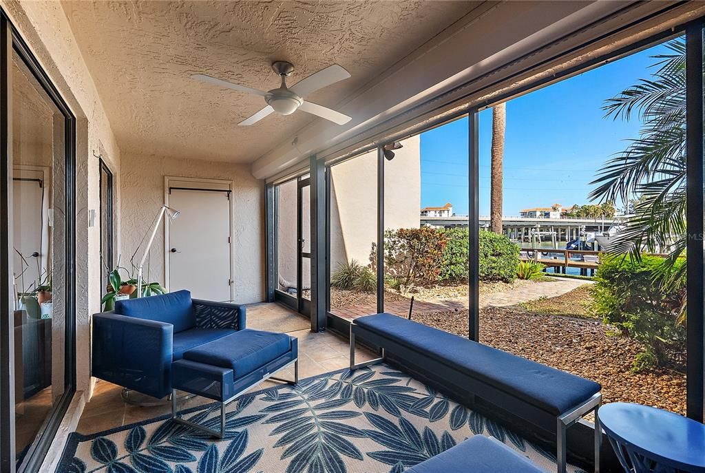 На продажу: $655,000 (2 спален, 2 ванн, 1220 Квадратных фут)