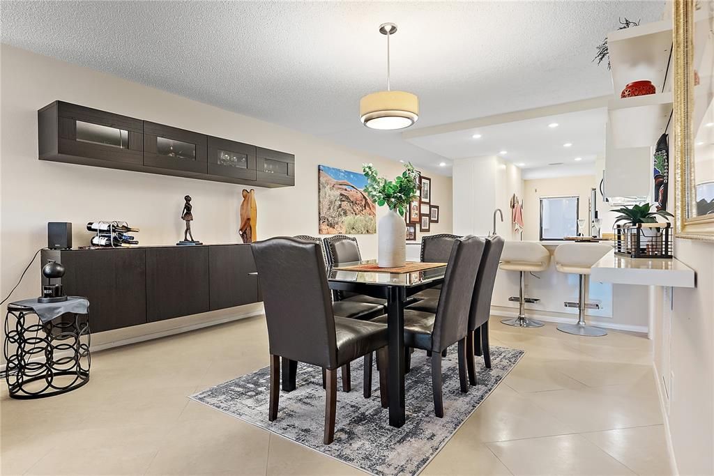 На продажу: $655,000 (2 спален, 2 ванн, 1220 Квадратных фут)