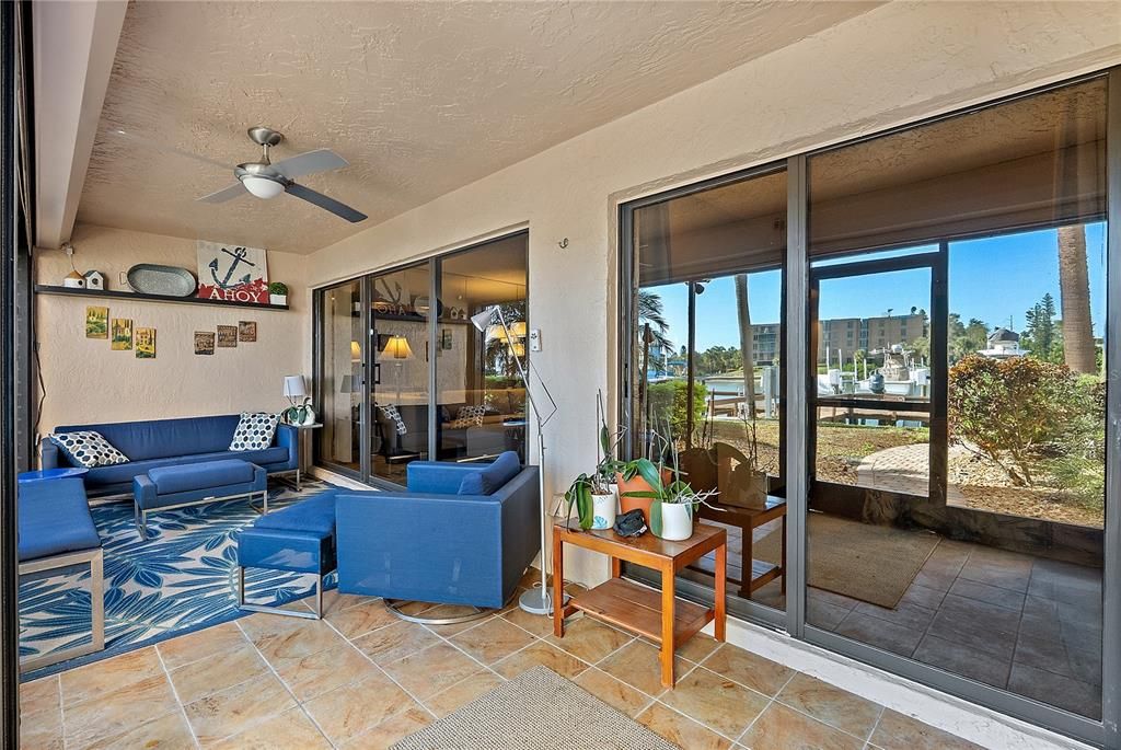 На продажу: $655,000 (2 спален, 2 ванн, 1220 Квадратных фут)