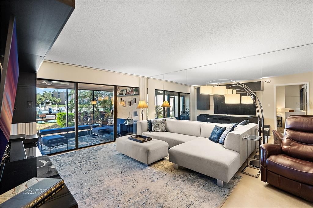 На продажу: $655,000 (2 спален, 2 ванн, 1220 Квадратных фут)