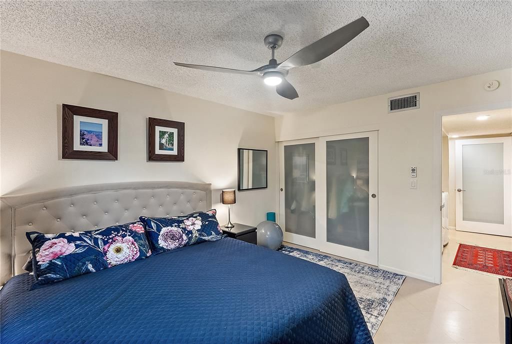 На продажу: $655,000 (2 спален, 2 ванн, 1220 Квадратных фут)