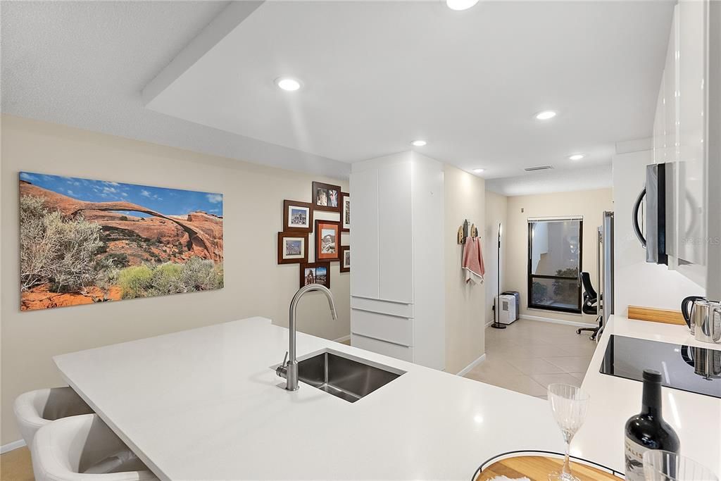 На продажу: $655,000 (2 спален, 2 ванн, 1220 Квадратных фут)