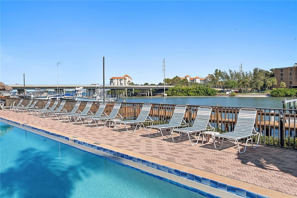 На продажу: $655,000 (2 спален, 2 ванн, 1220 Квадратных фут)