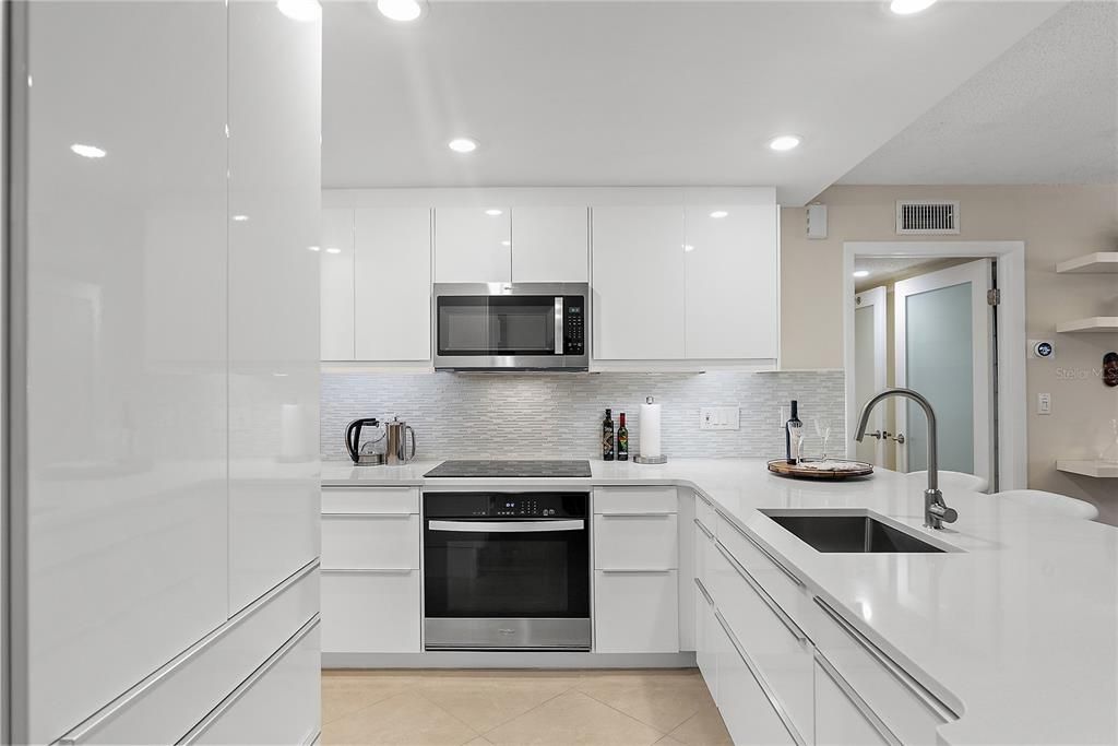 На продажу: $655,000 (2 спален, 2 ванн, 1220 Квадратных фут)