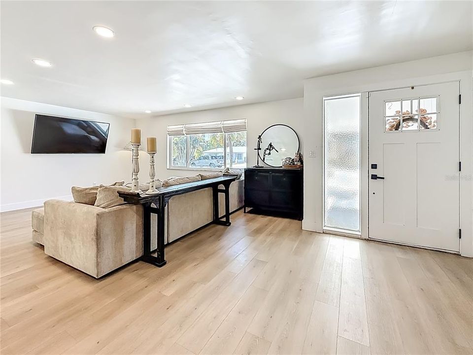 For Sale: $650,000 (4 beds, 2 baths, 1817 Square Feet)