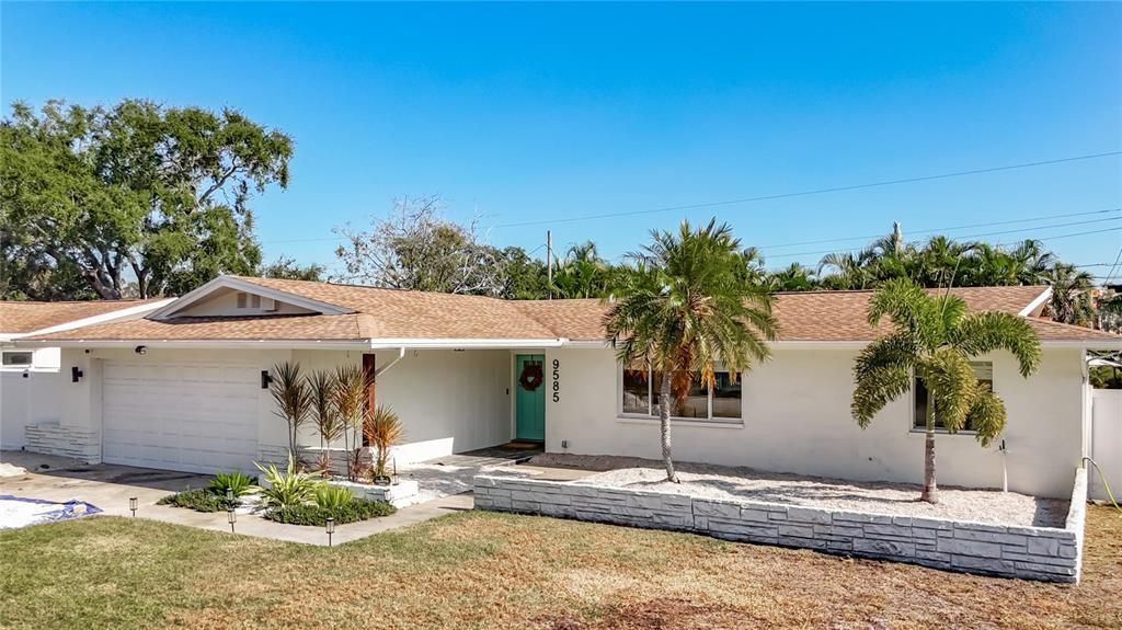 For Sale: $650,000 (4 beds, 2 baths, 1817 Square Feet)