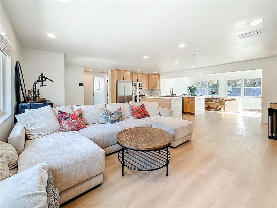 For Sale: $650,000 (4 beds, 2 baths, 1817 Square Feet)