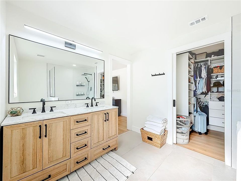 For Sale: $650,000 (4 beds, 2 baths, 1817 Square Feet)