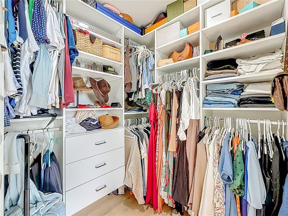 For Sale: $650,000 (4 beds, 2 baths, 1817 Square Feet)