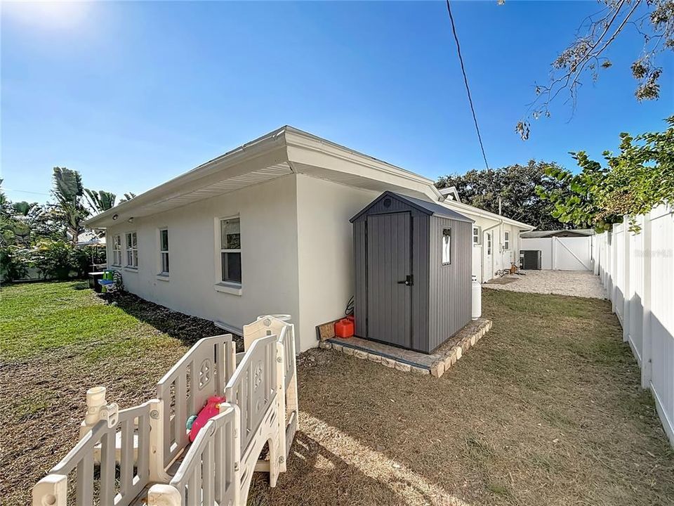 For Sale: $650,000 (4 beds, 2 baths, 1817 Square Feet)