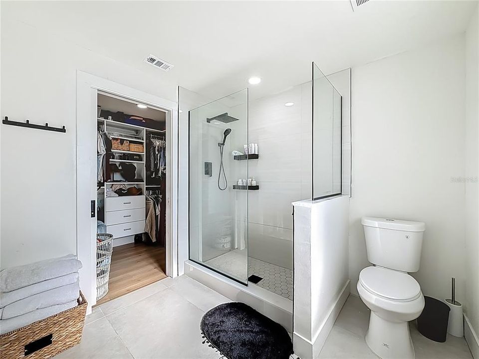 For Sale: $650,000 (4 beds, 2 baths, 1817 Square Feet)