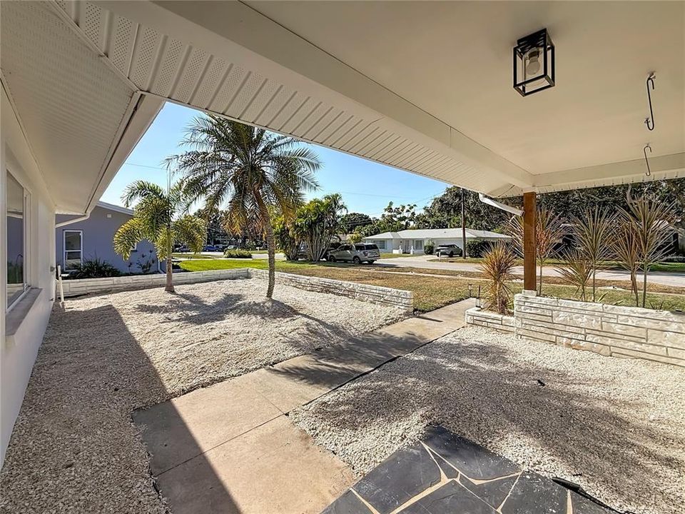 For Sale: $650,000 (4 beds, 2 baths, 1817 Square Feet)